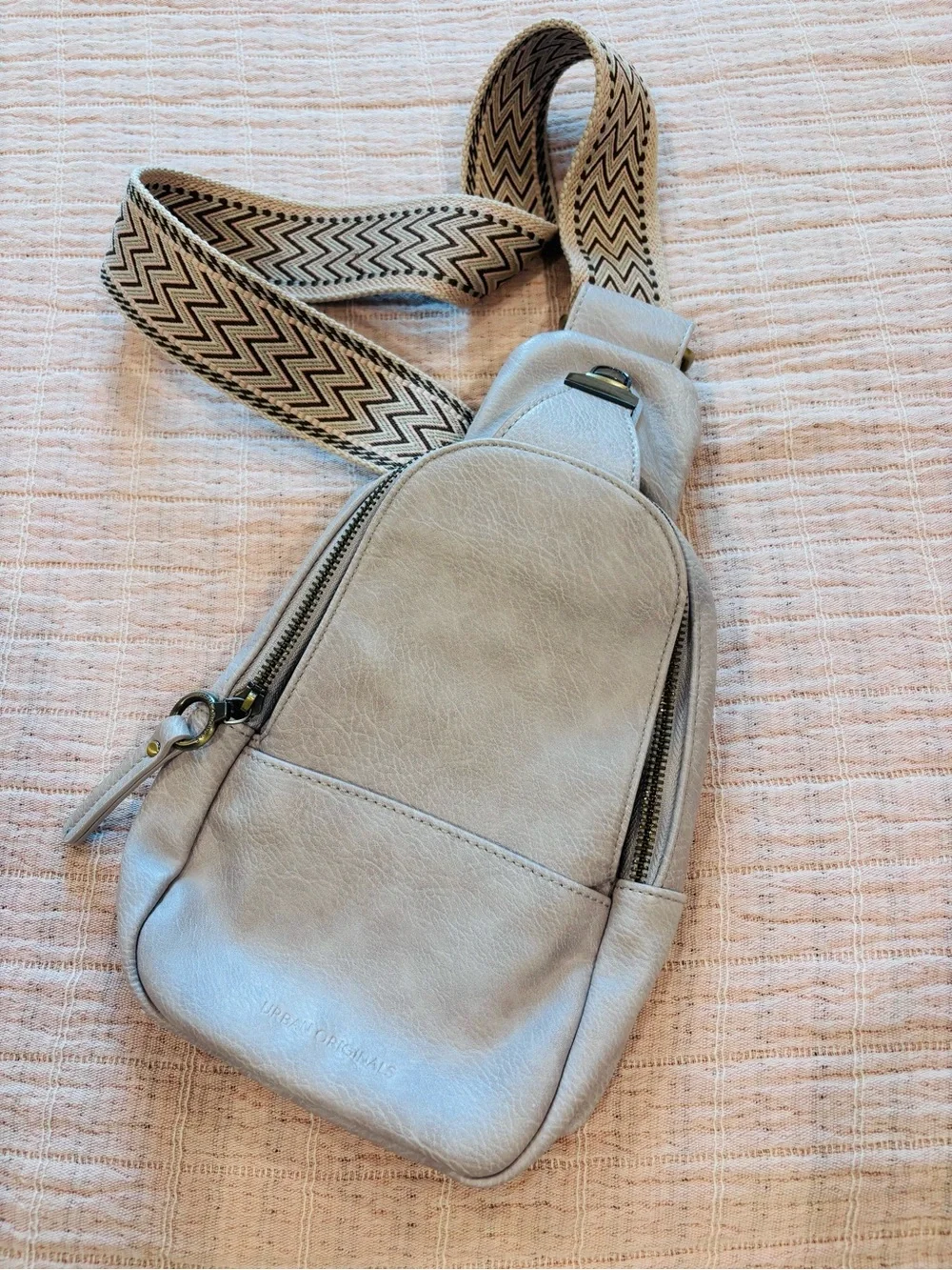Urban Originals Sling Crossbody Grey with strap